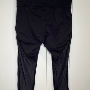 Lululemon back mesh detail